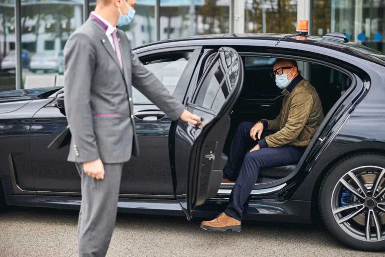 Luxury Chauffeur Hire – What Every User Should Consider
