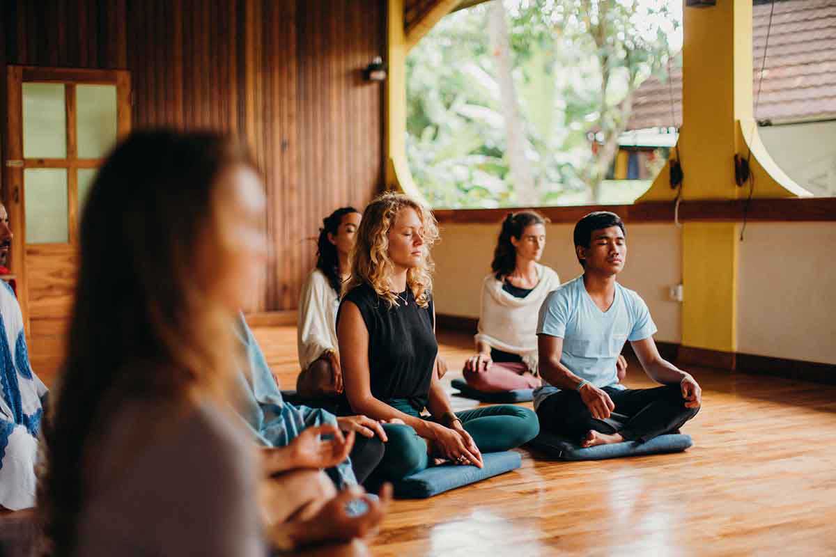 Features About Online Retreat