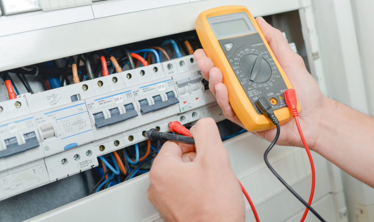 Testing electric current