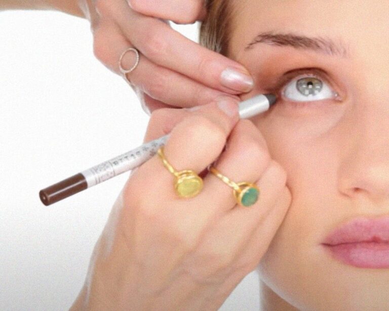 A Glimpse At Best Makeup Lessons