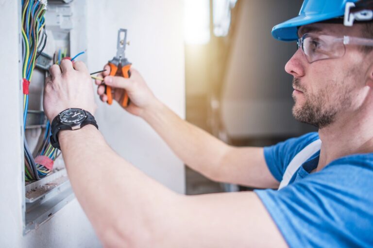 Electric Technician Job