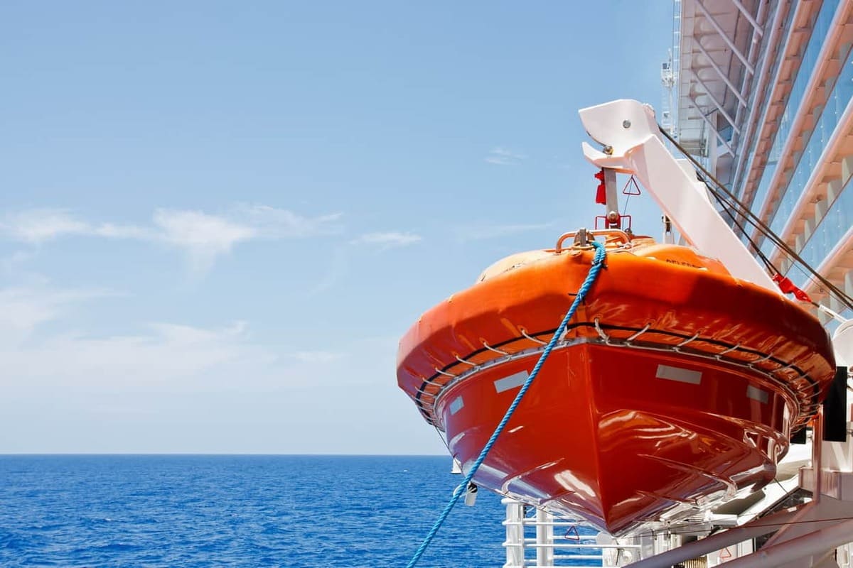 6 Best Lifeboats (1) (1)
