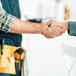 technician-shakes-hand-with-a-client-1-aspect-ratio-1472-816