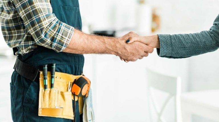 technician-shakes-hand-with-a-client-1-aspect-ratio-1472-816